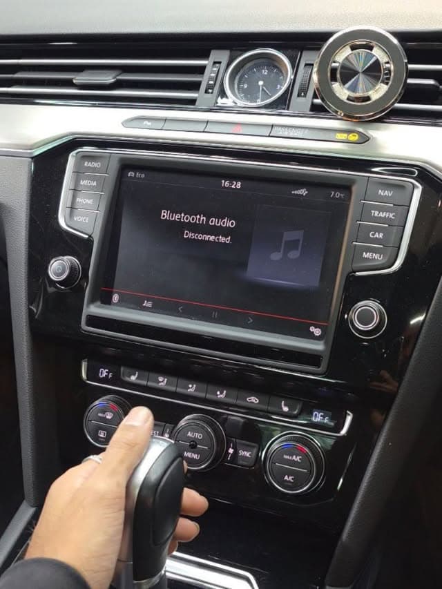 Reverse camera system installation